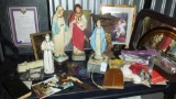 Very nice Christian lot: statues of Jesus Christ and the Virgin Mary and much more