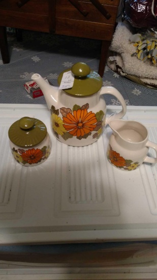 H Avnsley co. England Tea pot with cream & sugar