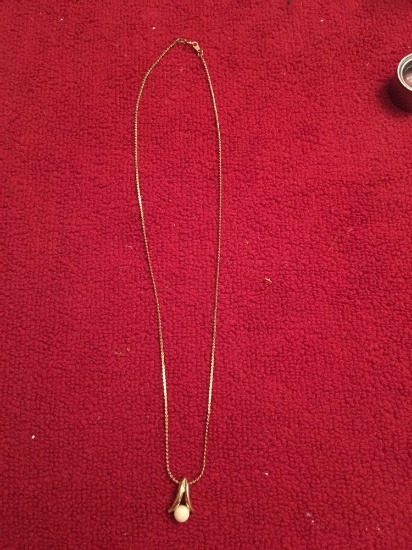 17 inch 10k gold chain with gold toned pendant