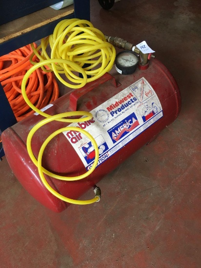 Mobile Air tank with guage and hose