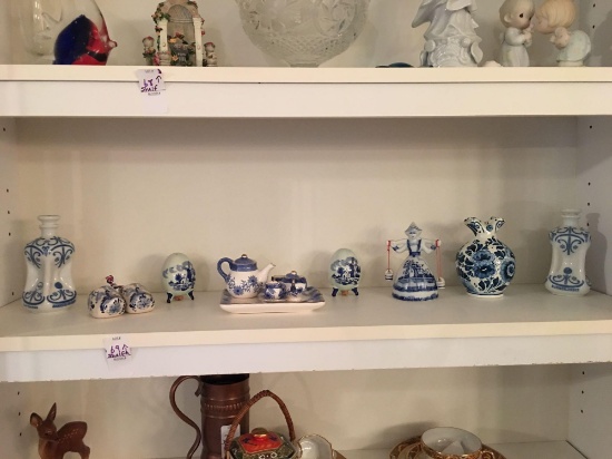 Wonderful lot of Blue and white ceramic smalls including Delft