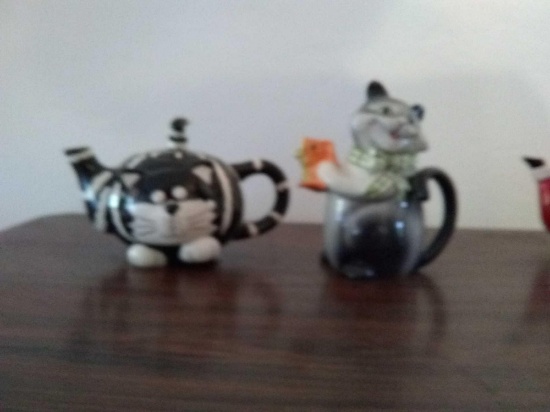 2 Cat tea pots 1 is Burton Chester the cat