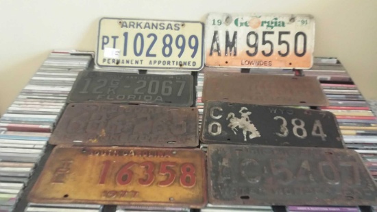 8 Vintage Licenses Plates