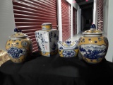 4 pieces of Asiatic porcelain, blue and yellow
