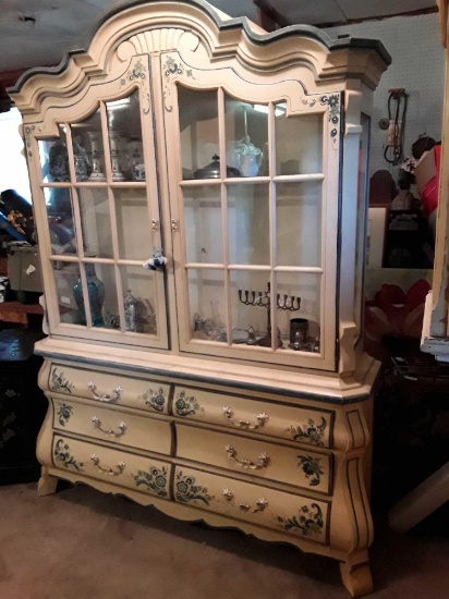 Lexington Et Cetera Collection China Cabinet...