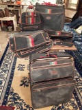 5 Matching LARK CO Luggage Pieces