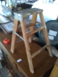 2 foot wooden step stool foldable