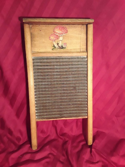 Petite Vintage-style Washboard with Mushroom Accent