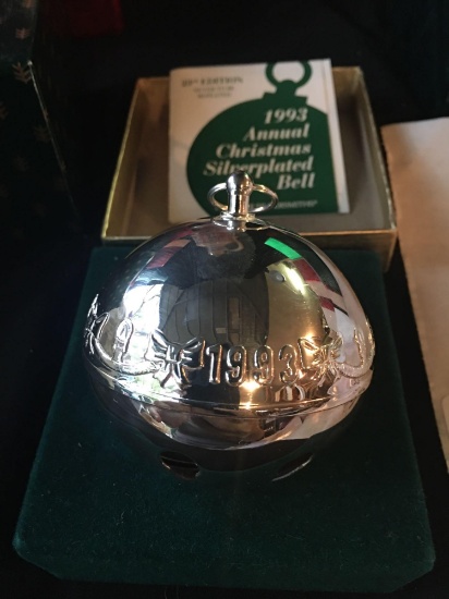 1993 Wallace Silversmiths Christmas Bell