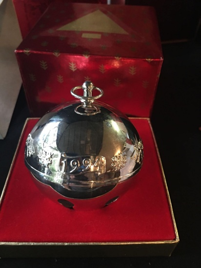 1994 Wallace Silversmiths Christmas Bell