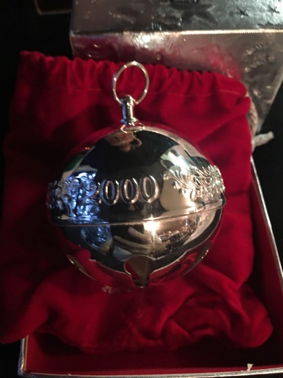Rare 30th year 2000 Wallace Silversmiths Christmas Bell