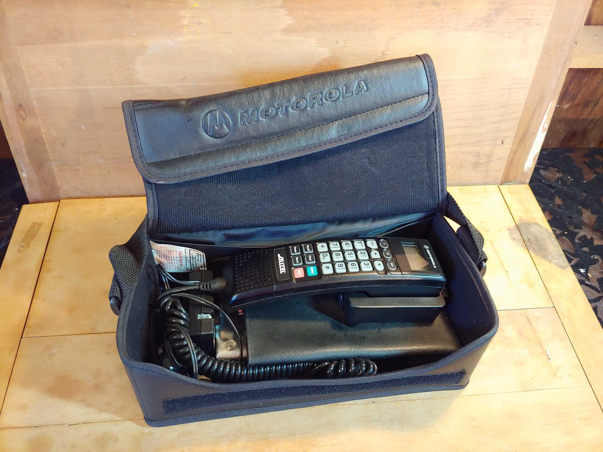 Vintage Motorola Alltel Car Cell Phone Mobile