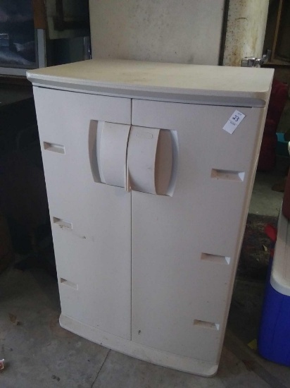 Rubbermaid 2 Level, Indoor/Outdoor Cabinet