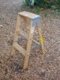 3 foot wooden step ladder