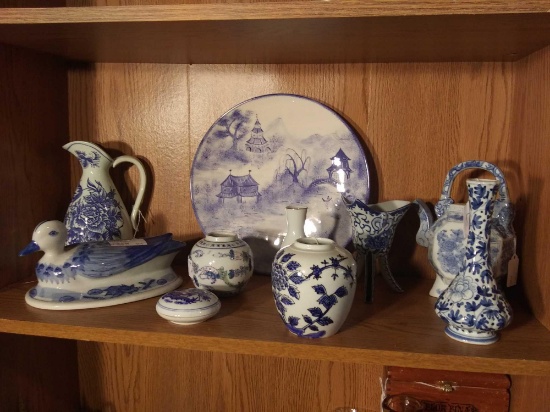 Selection of 10 Blue and White China/Porcelain Pieces Including Oriental Styling