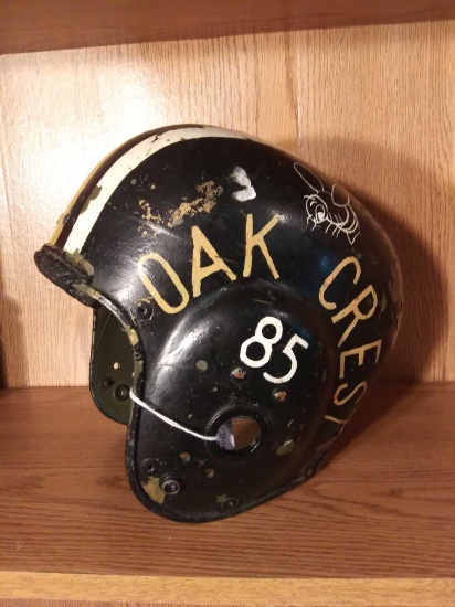 Old Footballer Helmet - 85' Oak Crest Stingers