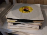 Nice Stack of Small Vinyl Albums Including Jethro Tull and BB King
