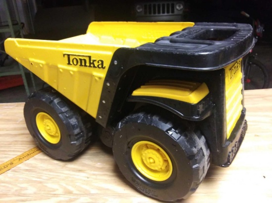 Toddler's / Young Child TONKA DUMP TRUCK