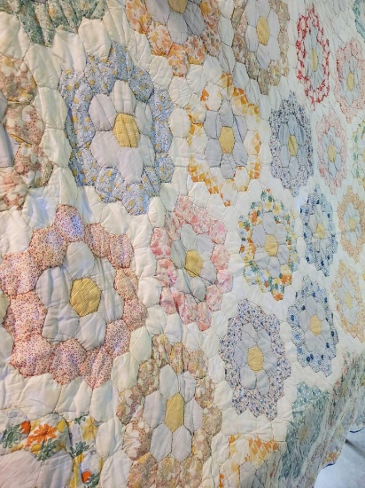 Very nice vintage Honeycomb quilt,