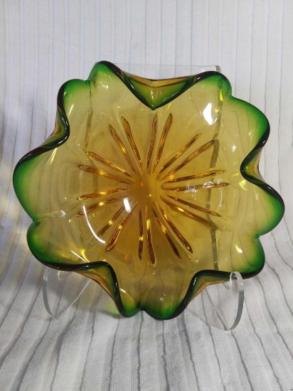 Gorgeous Art Glass Flower Bowl