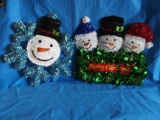 pair of adorable snowflake wire and tinsel lightweight decoration hangers