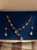 Pretty Pearlesque White Y Necklace Gift Set
