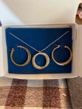 Two Tone Eternity Circle Necklace Gift Set