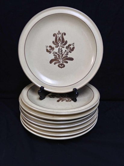 (8) 10.5" Pfaltzgraff Village pattern dinner plates