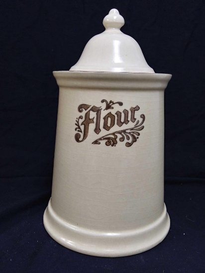 11" Tall Pfaltzgraff The Village pattern Flour canister with lid