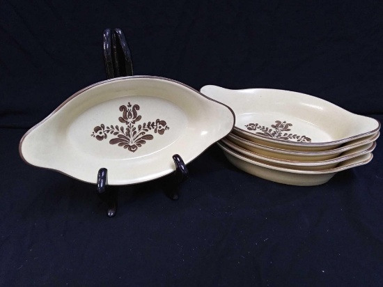 (5) 9.5 / 10" Pfaltzgraff Village pattern Au Graten dishes