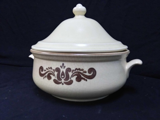 Pfaltzgraff The Village pattern 8" lidded casserole