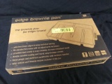 Sealed NEW IN BOX Baker's Edge Nonstick Edge Brownie PaN