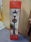 1 (of a pair) NEW IN BOX vintage Illuminated Lamp post with Holly Berry Wreath