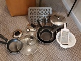 kitchen grouping including Farberware Stock Pot with lid, mini muffin and more