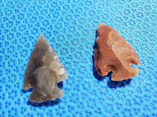 American Indian artifact - pair of arrowheads, points