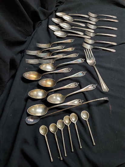 OLD, Unique Silverplate grouping including Wm Rogers Extra Plate, 1847 Rogers Bros and more