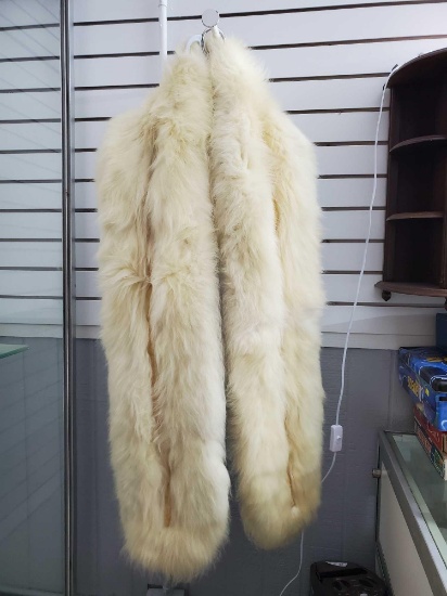 Lovely long-haired FUR Scarf Wrap, satin lined with pockets