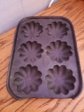 Vintage cast iron muffin pan, Unmarked