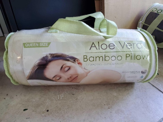 New In package Aloe Vera BAMBOO PILLOW, queen