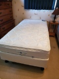 SLEEP NUMBER twin Bed, 4000 model, CLEAN! plus pillows, sheets, quilt