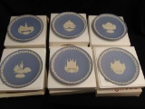 (6) Jasper WEDGWOOD Christmas 1983 to 1988 Plate Collection in Boxes with Plate Stands