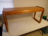 Oakwood-look vintage rounded leg entryway table