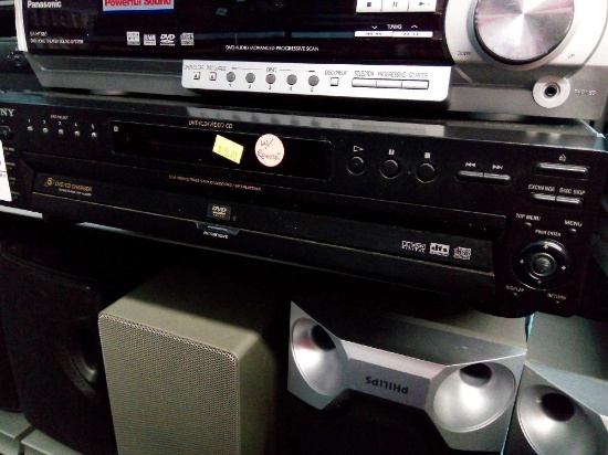 Sony 5 disc dvd cd changer DVP-NC655P, with remote