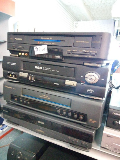 4 VCRs players including Panasonic and RCA