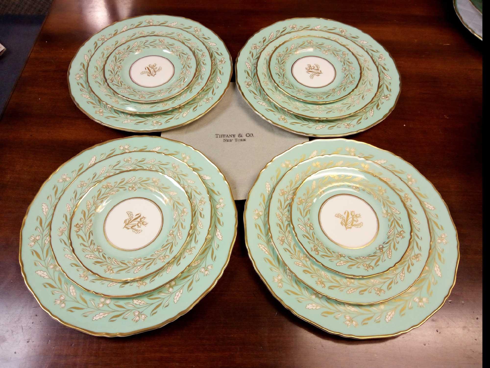 16 PIECE ROYAL WORCESTER, PLACE SETTING, CERES Proxibid