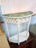 DARLING SPINDLE LEG DOUBLE LEVEL LATTICE CUT VICTORIAN STYLE ARCH ACCENT TABLE