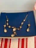 Pretty Pearlesque White Y Necklace Gift Set