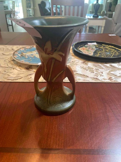 Roseville pottery 132-7 Zephyr Lily vase