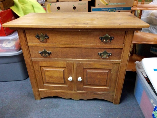 CUTE ANTIQUE WASH BASIN, TWO DRAWER AND CABINET