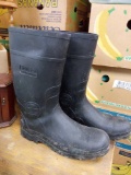 PAIR OF STEEL TOE SLIP RESISTANT SIZE 12 MUCKER BOOTS